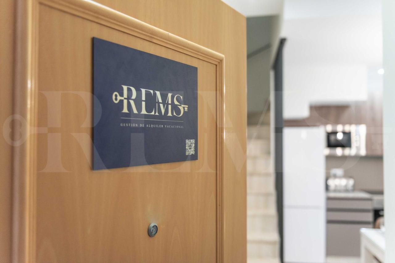 Lovely Duplex With Private Parking Near City Center By Rems Málaga Dış mekan fotoğraf